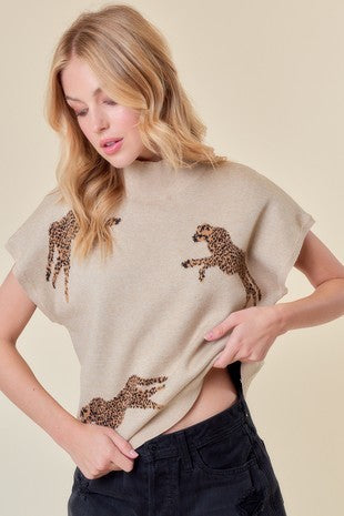 Cheetah Printed Short Sleeve Sweater